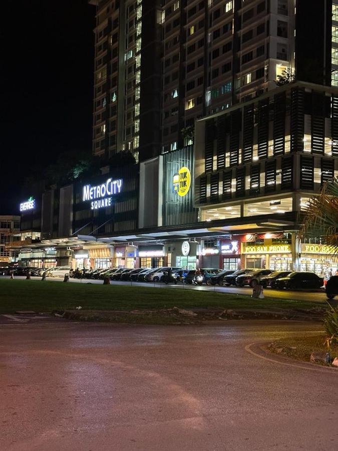 D&q Metrocity * Kuching